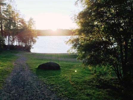 Lago en los alrededores de Tampere, Finlandia